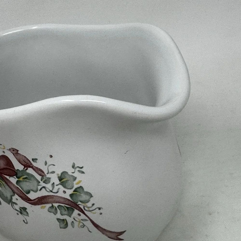 Corelle Holiday‎ CALLAWAY IVY Gravy Boat Red Bird Christmas Handle